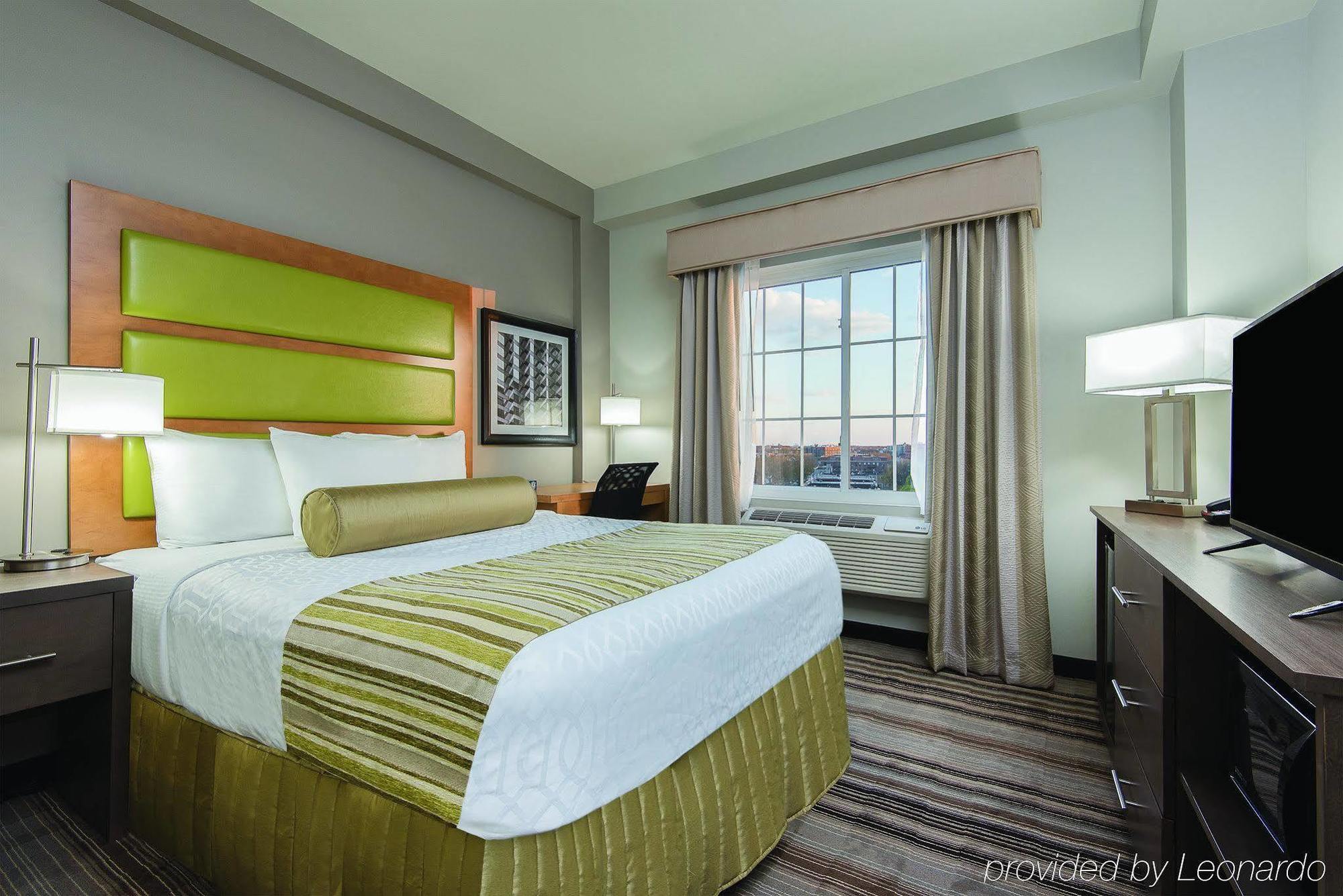La Quinta By Wyndham Brooklyn East Hotel New York Bagian luar foto