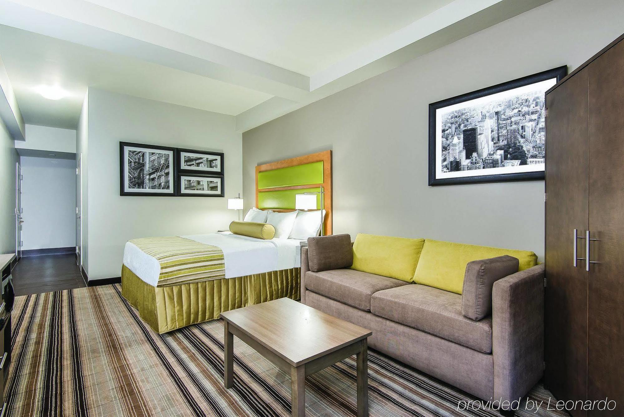 La Quinta By Wyndham Brooklyn East Hotel New York Bagian luar foto