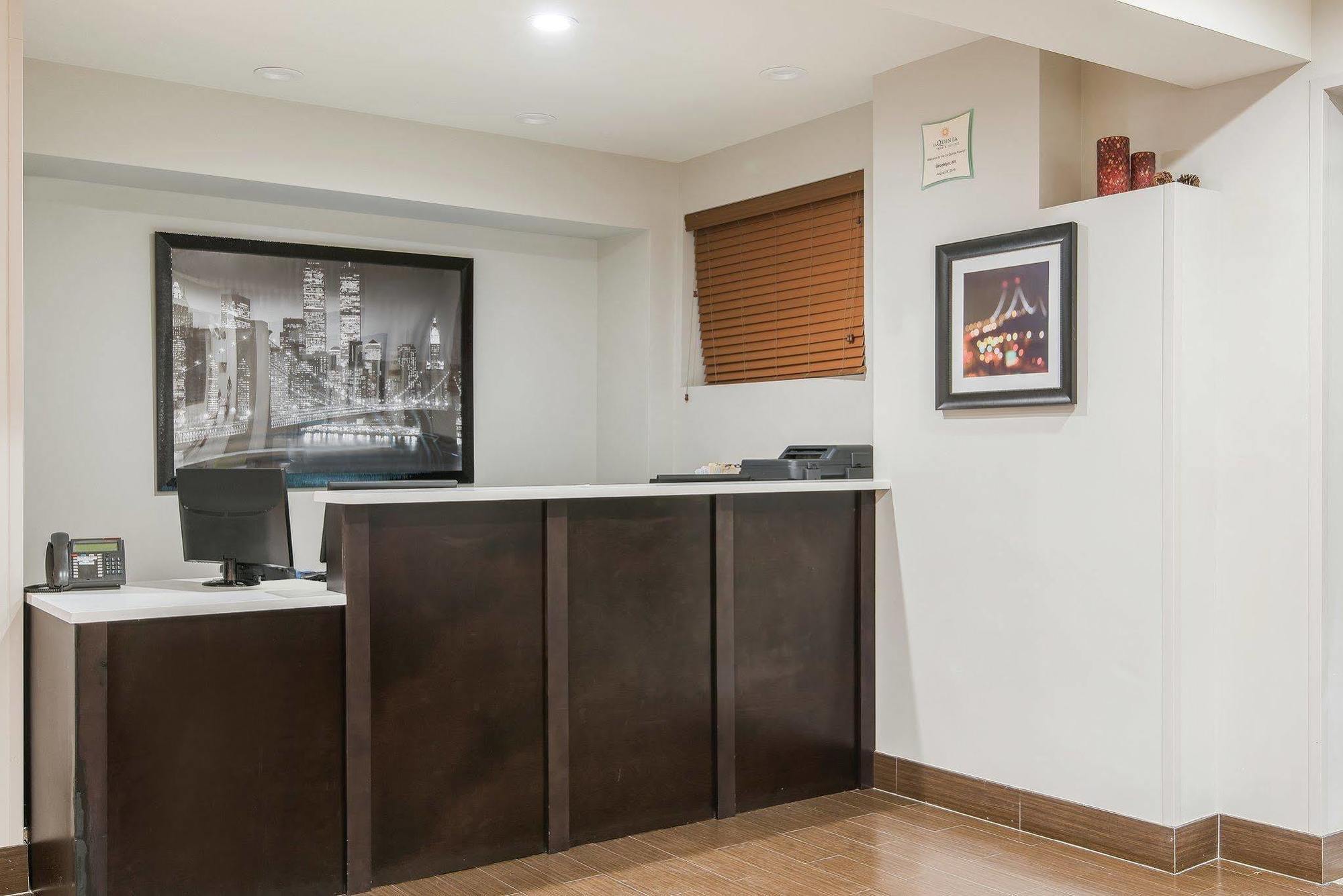 La Quinta By Wyndham Brooklyn East Hotel New York Bagian luar foto