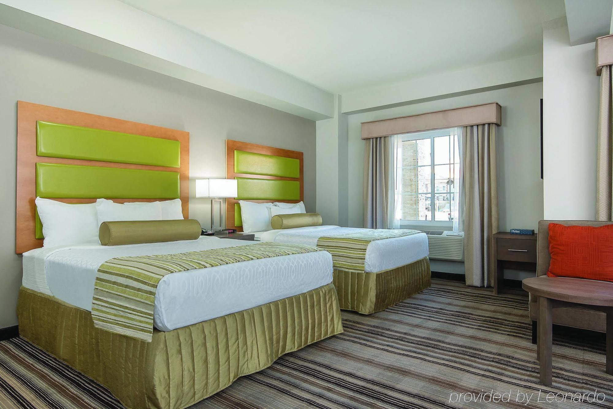 La Quinta By Wyndham Brooklyn East Hotel New York Bagian luar foto