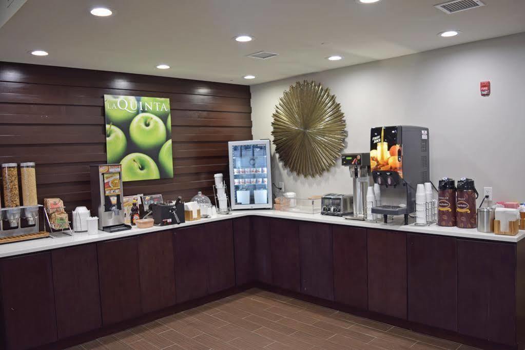 La Quinta By Wyndham Brooklyn East Hotel New York Bagian luar foto
