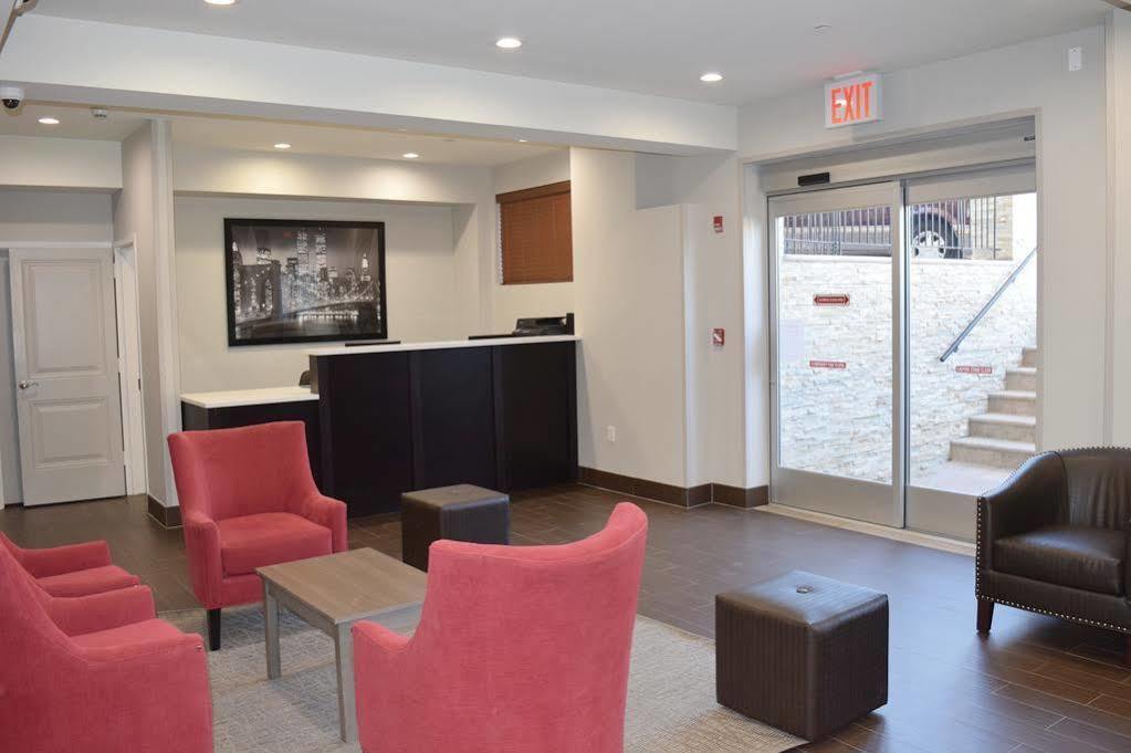 La Quinta By Wyndham Brooklyn East Hotel New York Bagian luar foto